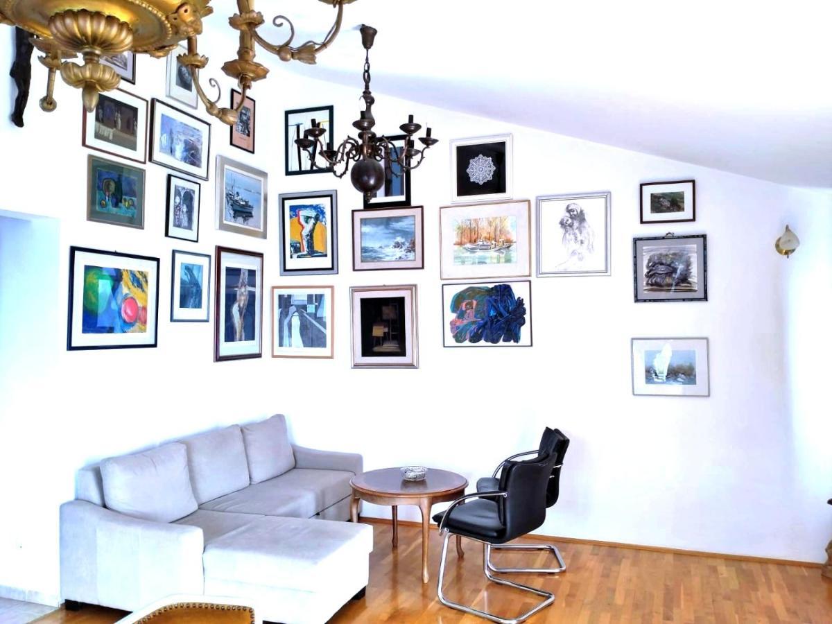 Beach State Of Art, Balica Rat Stanici Luaran gambar