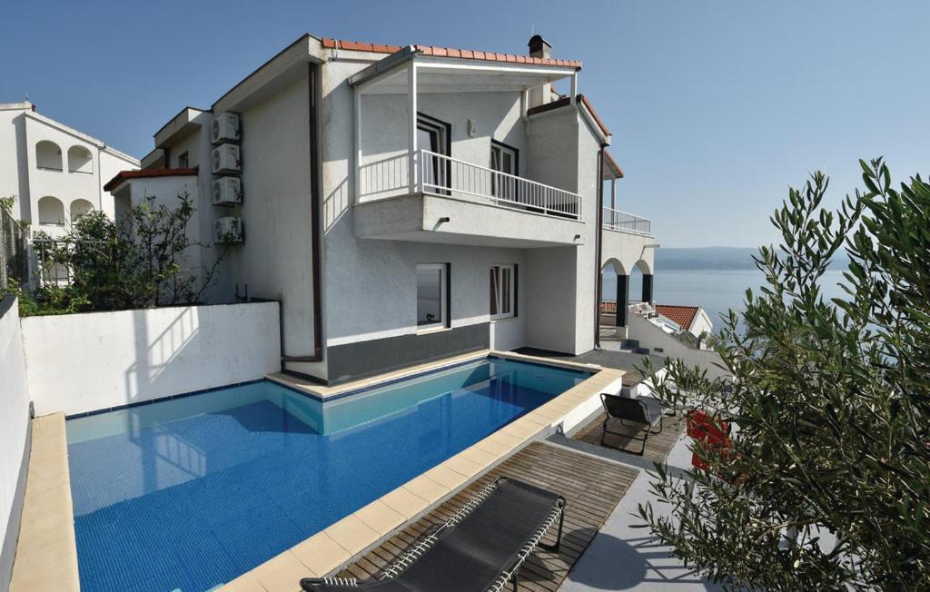 Beach State Of Art, Balica Rat Stanici Luaran gambar